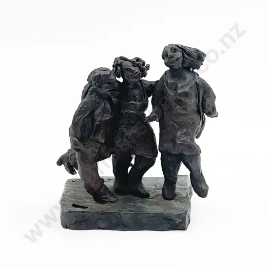 Di.Conway Bronze Figure Group "Girls Night Out"