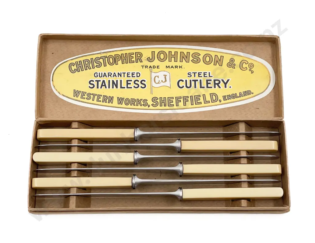 Boxed Set of Six Bone Handled Knives Image 1++