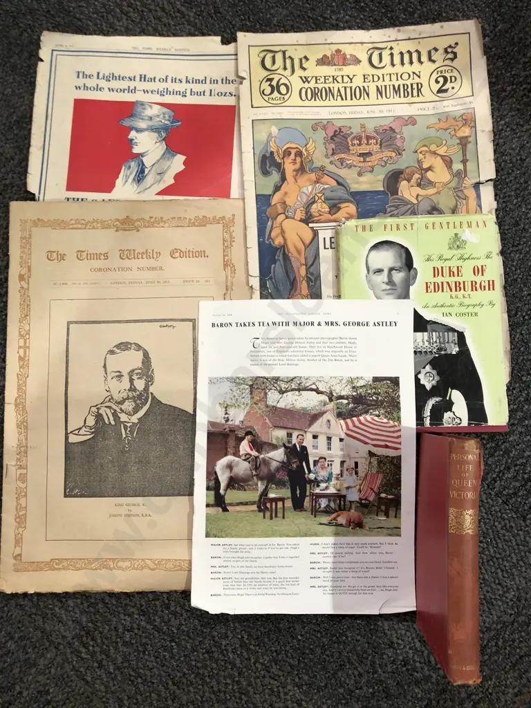 Quantity of Assorted Royal Ephemera etc Image 1++