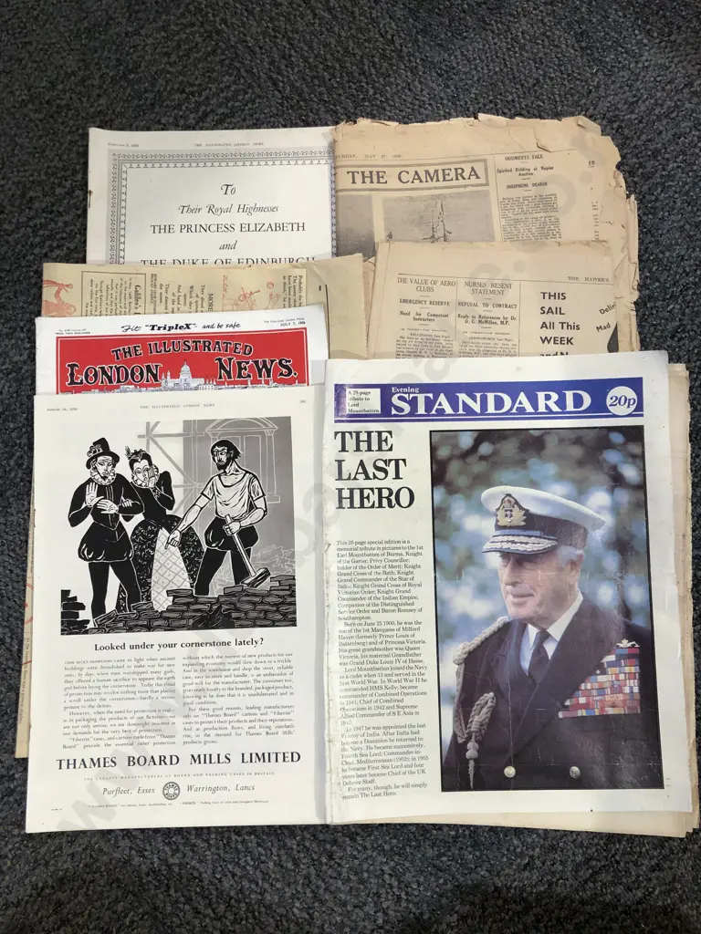 Quantity of Assorted Royal Ephemera etc Image 1++