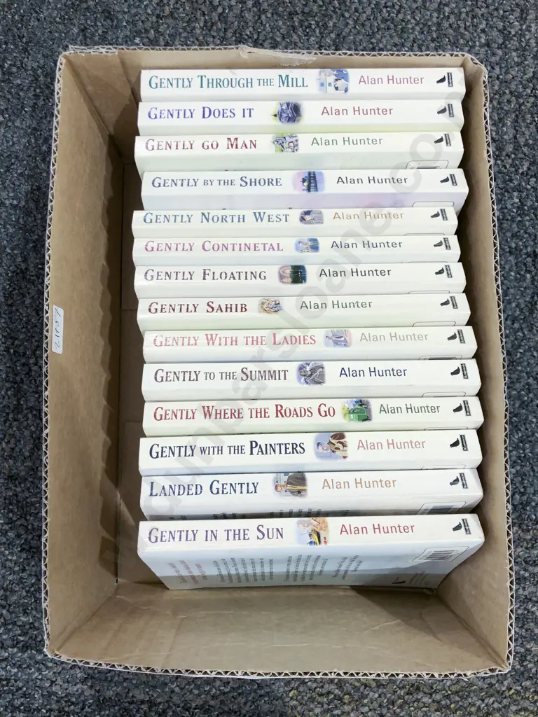 Fourteen "Gently" Novels by Alan Hunter Image 1++