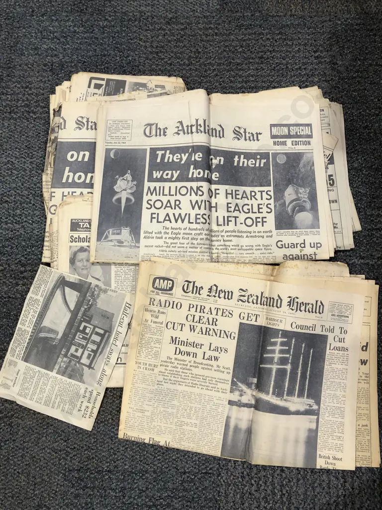 Large Box Quantity of Assorted Vintage Newspapers Image 1++