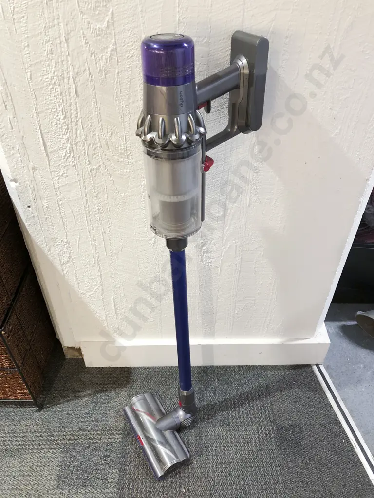 Dyson V11 2020 Vacuum Cleaner Image 1++