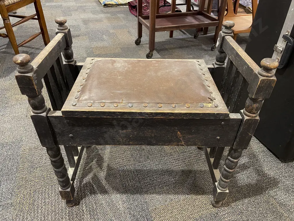 Oak Piano Stool Image 1++
