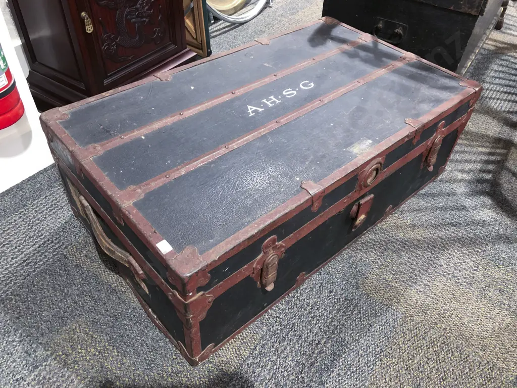 Vintage Travel Chest Image 1++