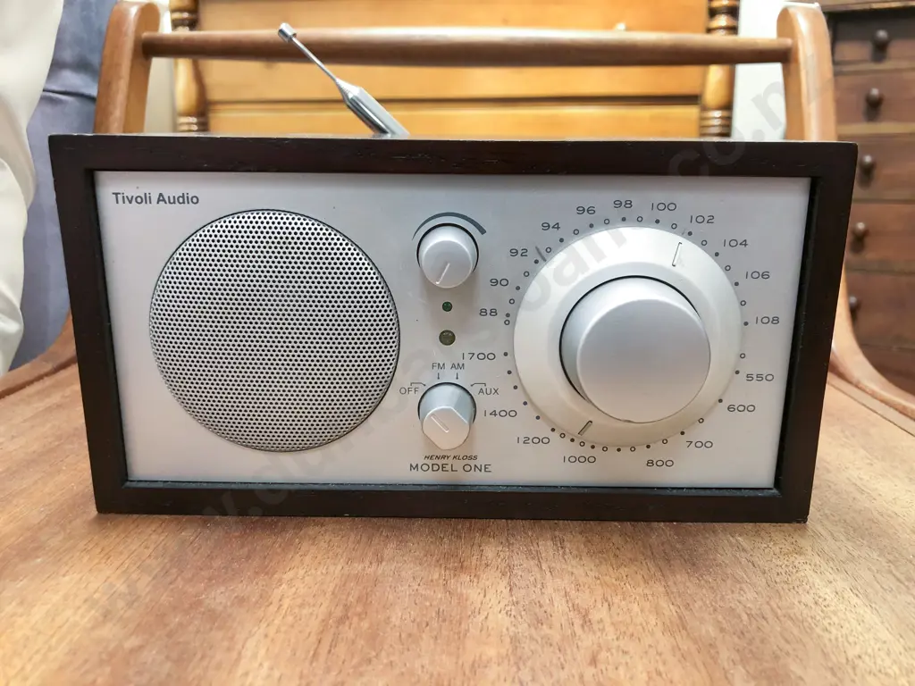 Tivoli Table Radio and Magazine Rack Image 1++