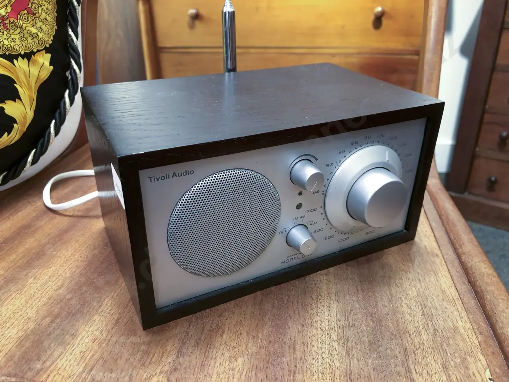 Tivoli Table Radio and Magazine Rack Image 1++