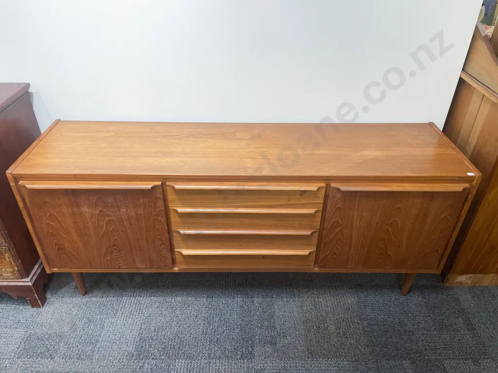 Mid-Century Sideboard Image 1++