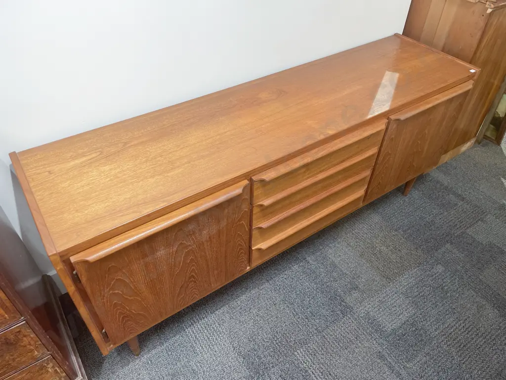 Mid-Century Sideboard Image 1++