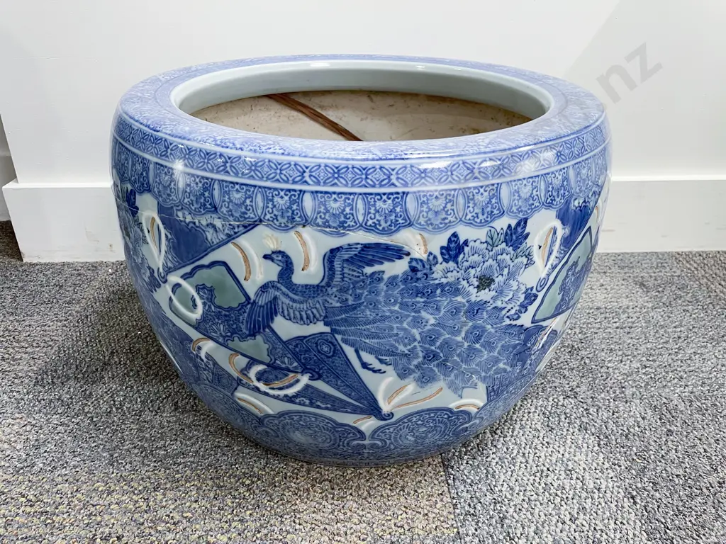 Large Blue and White Ceramic Hibachi Image 1++