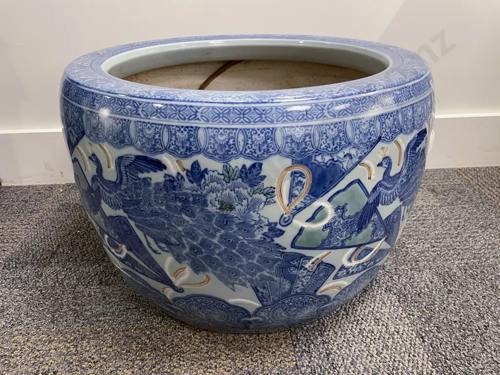 Large Blue and White Ceramic Hibachi Image 1++