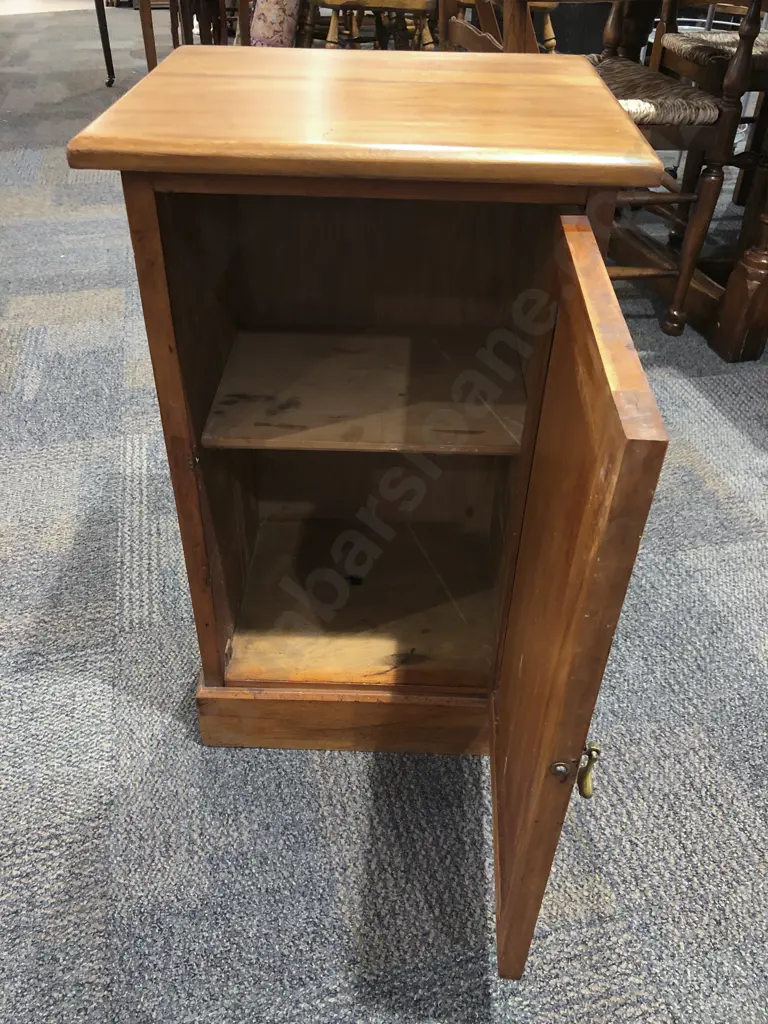 Kauri Bedside Cabinet Image 1++