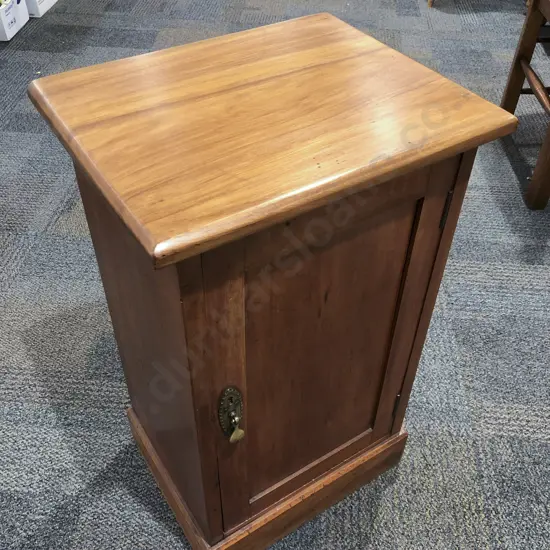 Kauri Bedside Cabinet