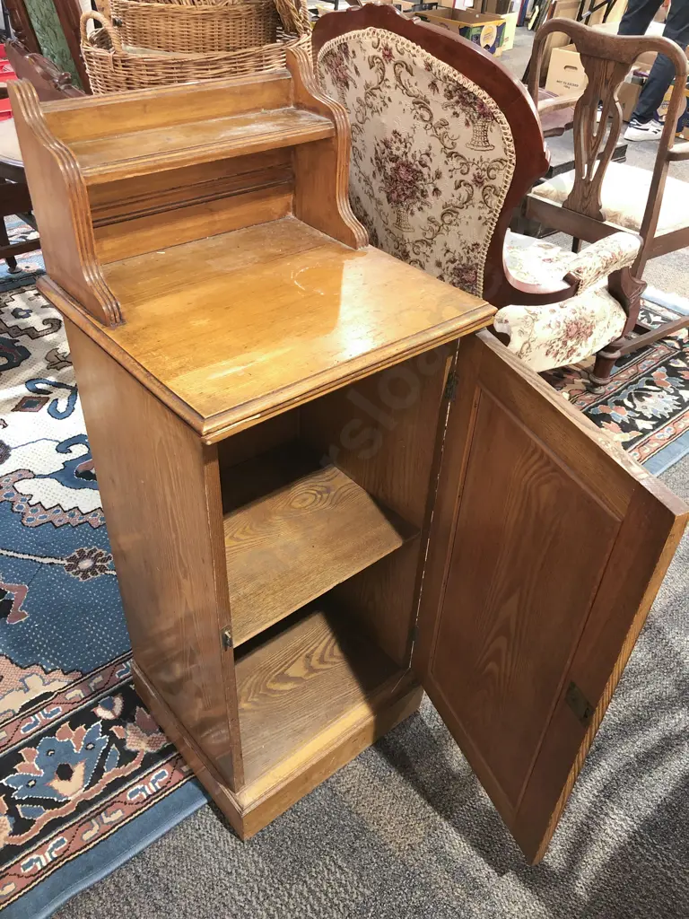 Inlaid Oak Side Cabinet Image 1++