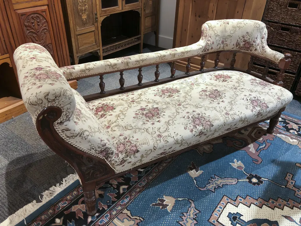 Victorian Spindle Back Settee Image 1++