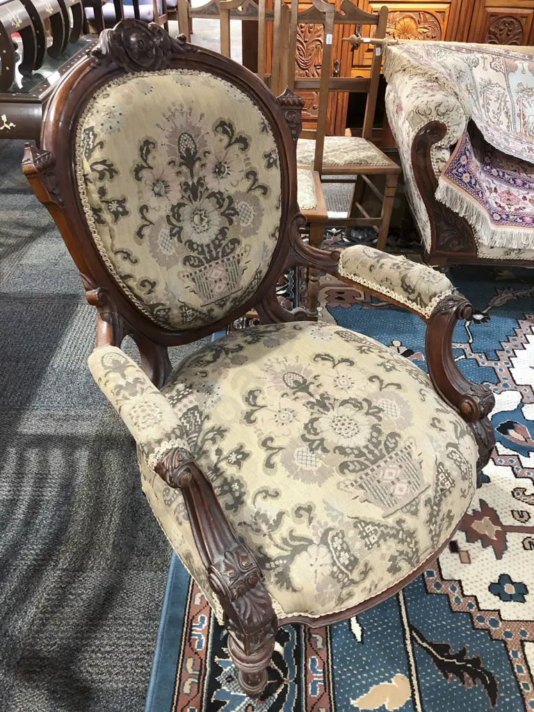 Victorian Grandfather Chair Image 1++