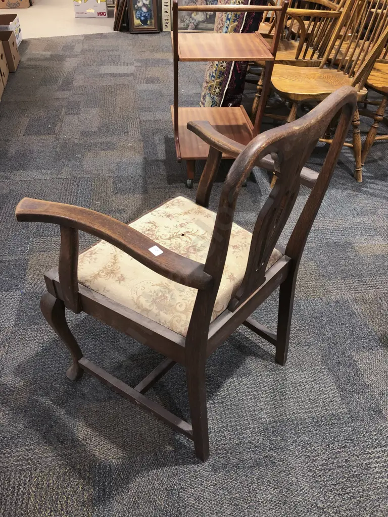 Oak Open Armchair Image 1++