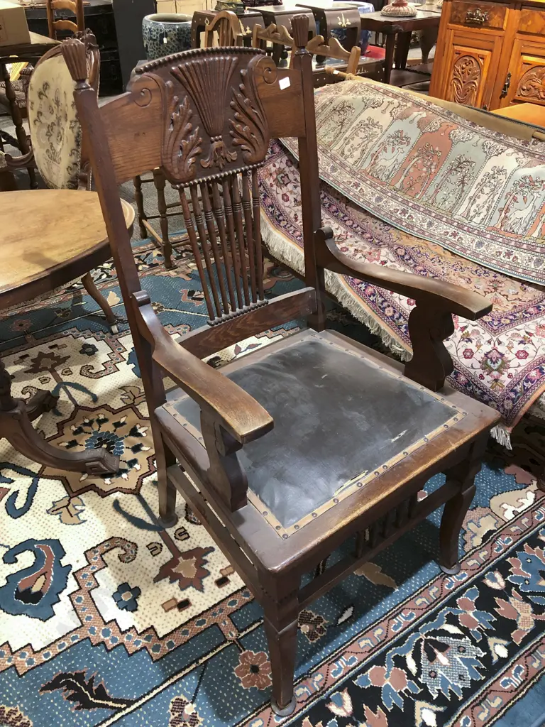 Oak Spindle Back Armchair Image 1++
