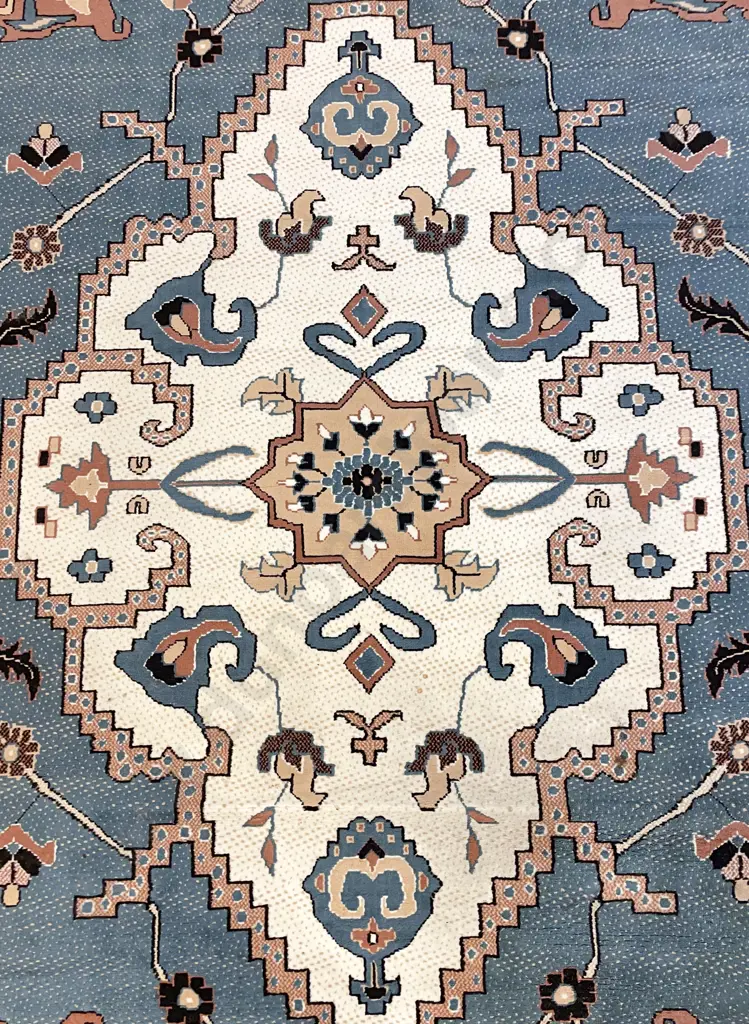 Saudi Arabian Made Large Floor Rug with centralised Floral Medallion Image 1++