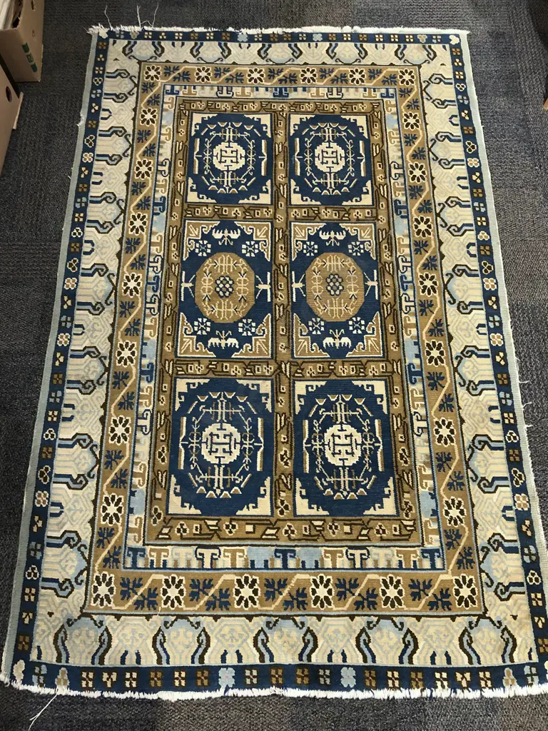 Persian Woollen Rug Image 1++