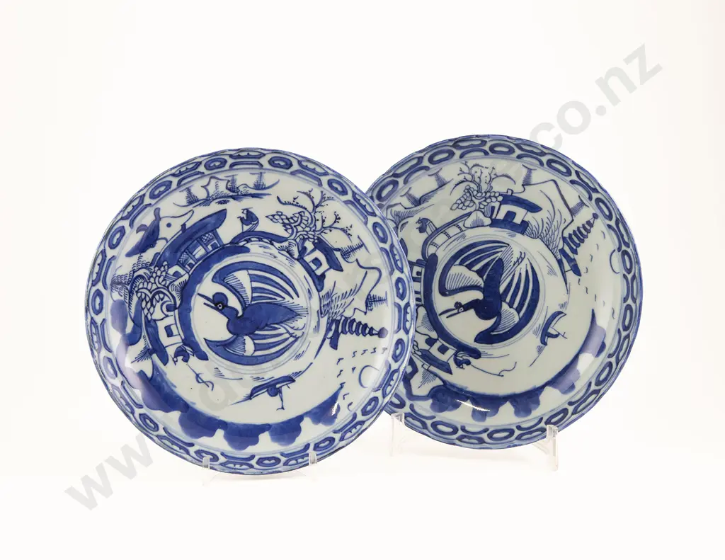 A Pair of 19th Century Chinese Export Porcelain Blue and White Plates Image 1++