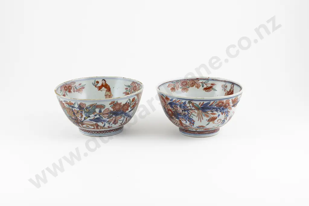 A Pair of Chinese Swatow Porcelain Bowls Image 1++