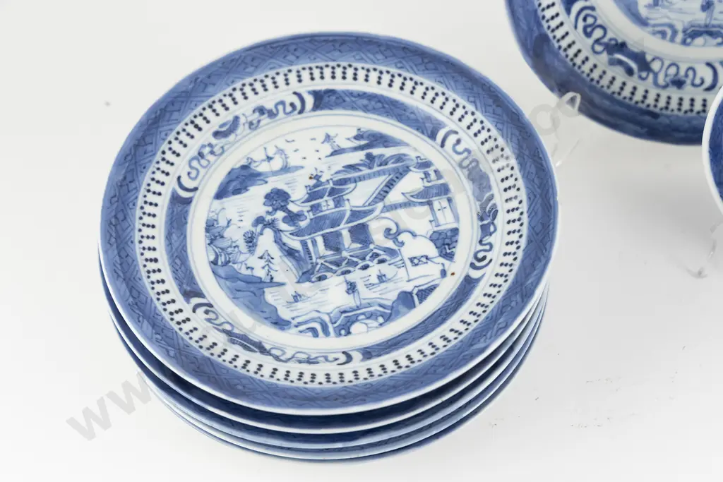 A Collection of 19th Century Nanking Blue And White Export Porcelain Image 1++