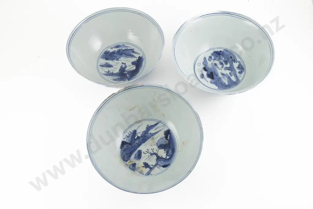 Three Qing Dynasty Blue and White Porcelain Bowls Image 1++