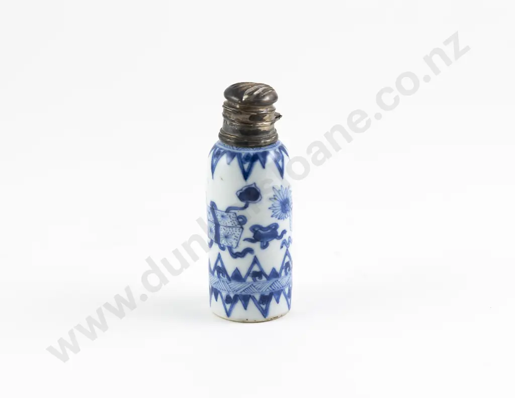 A Chinese 19th Century Blue And White Scent Bottle Image 1++