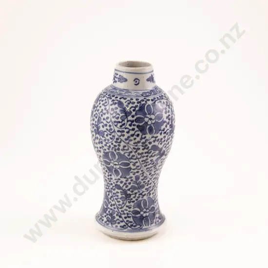 A Good Chinese Blue And White Porcelain Vase