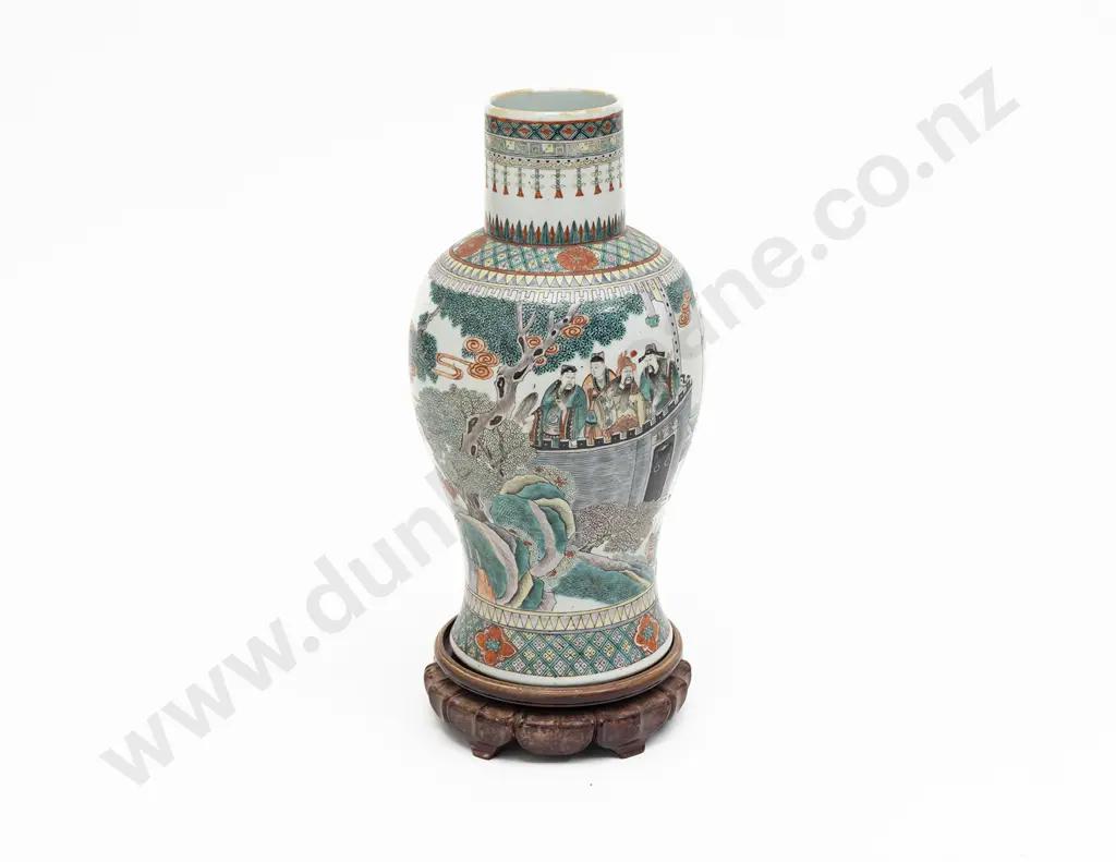A Large Decorative 19th Century Chinese Porcelain Vase Image 1++