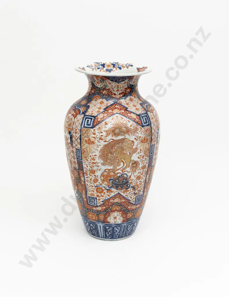 Large and Impressive Japanese Meiji Period Imari Temple Floor Vase Image 1++