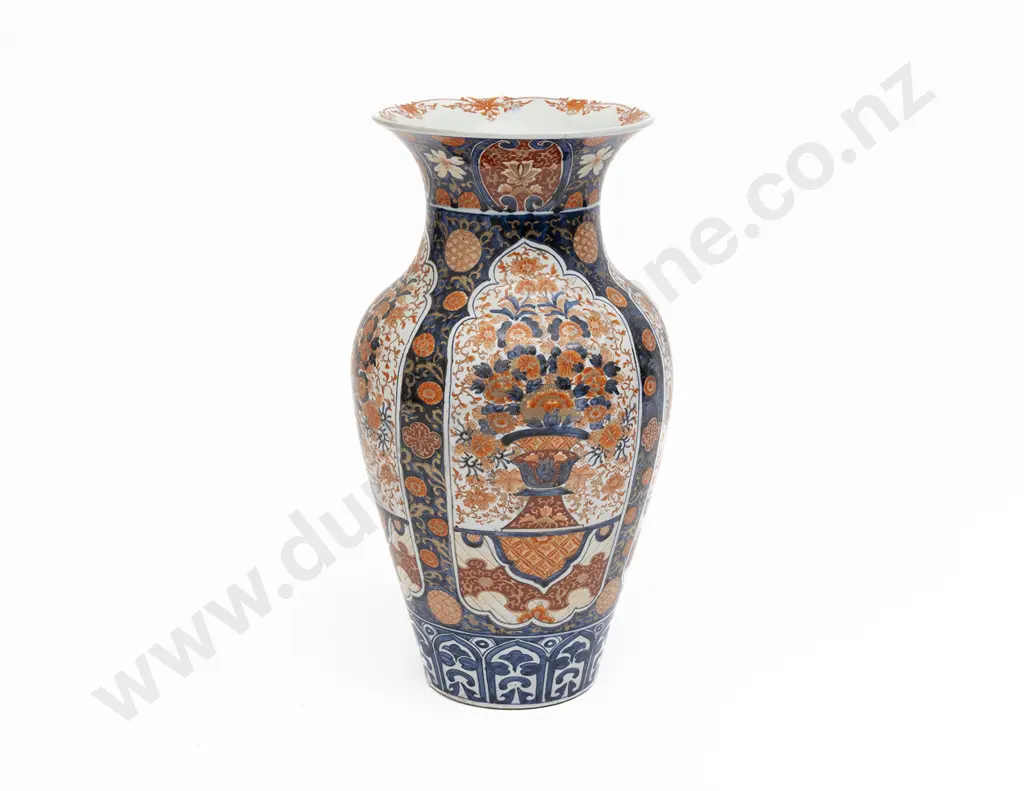 Large Meiji Period Imari Floor Vase Image 1++