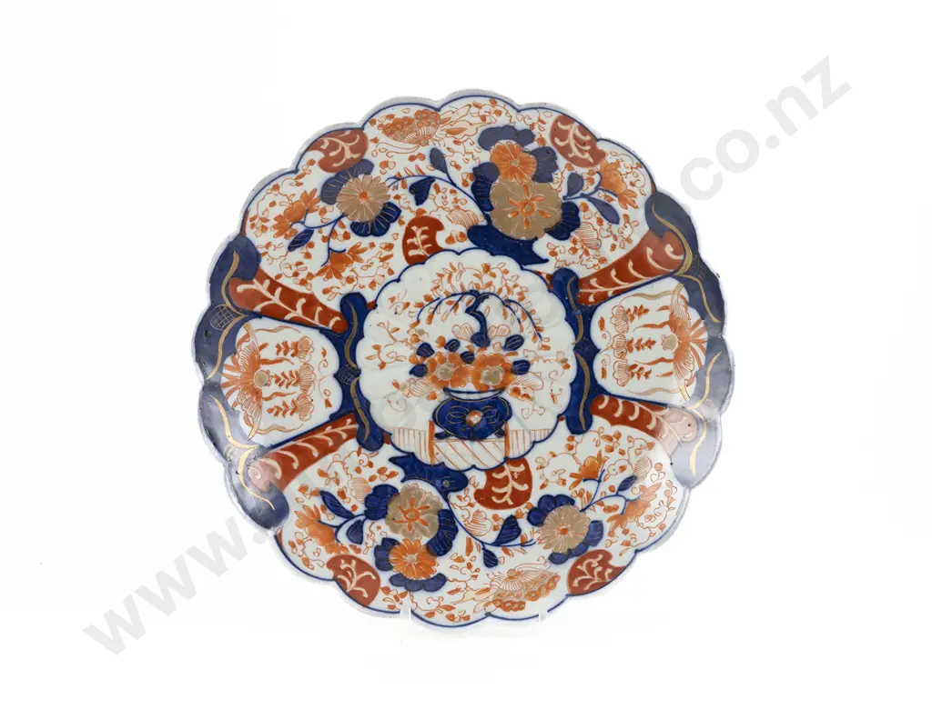 Meiji Period Imari Scalloped Edge Plate Image 1++