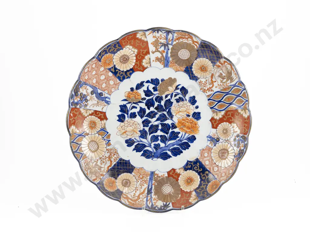 Large Meiji Period Imari Scalloped Edge Plate Image 1++