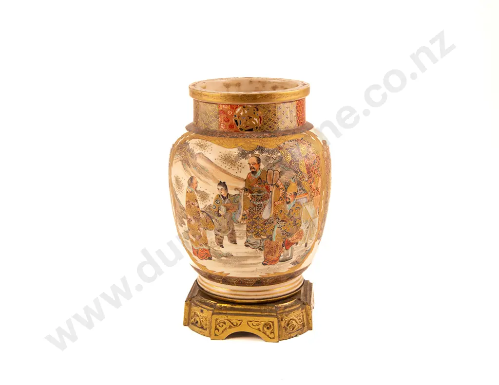 Japanese Meiji Period Satsuma Vase Image 1++