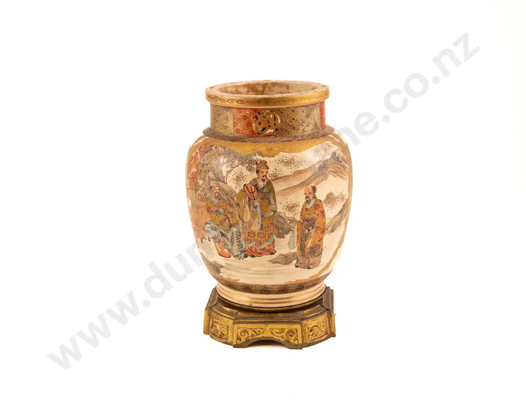 Japanese Meiji Period Satsuma Vase Image 1++