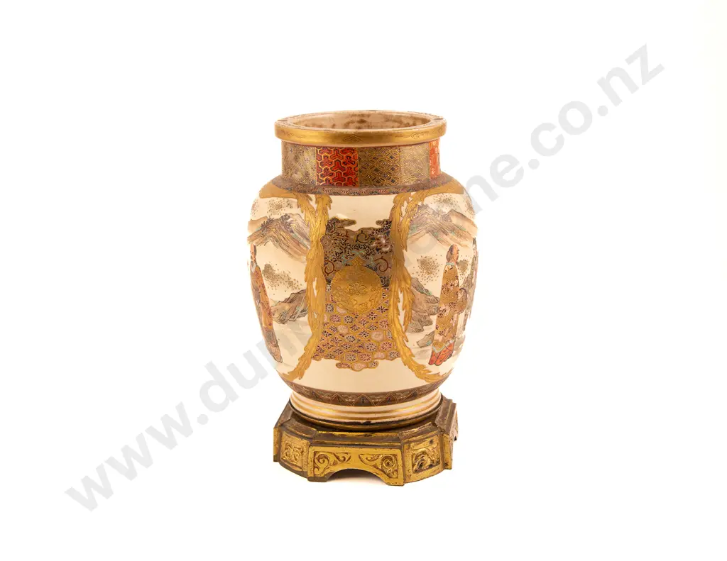 Japanese Meiji Period Satsuma Vase Image 1++