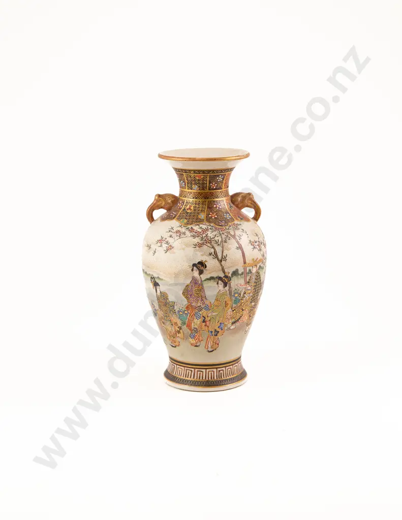 Japanese Meiji Period Satsuma Vase Image 1++