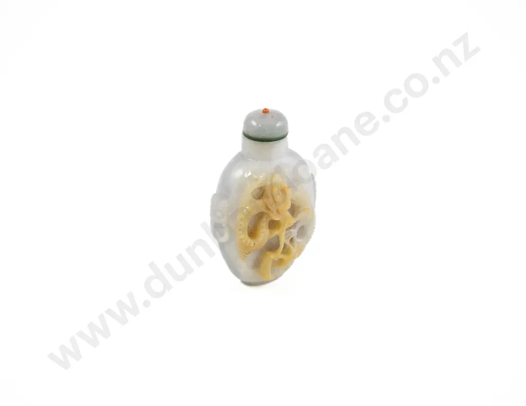 A Superb Chinese White Jade Snuff Bottle Image 1++