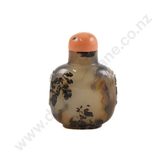 A Fine Chinese 19th Century Agate Snuff Bottle