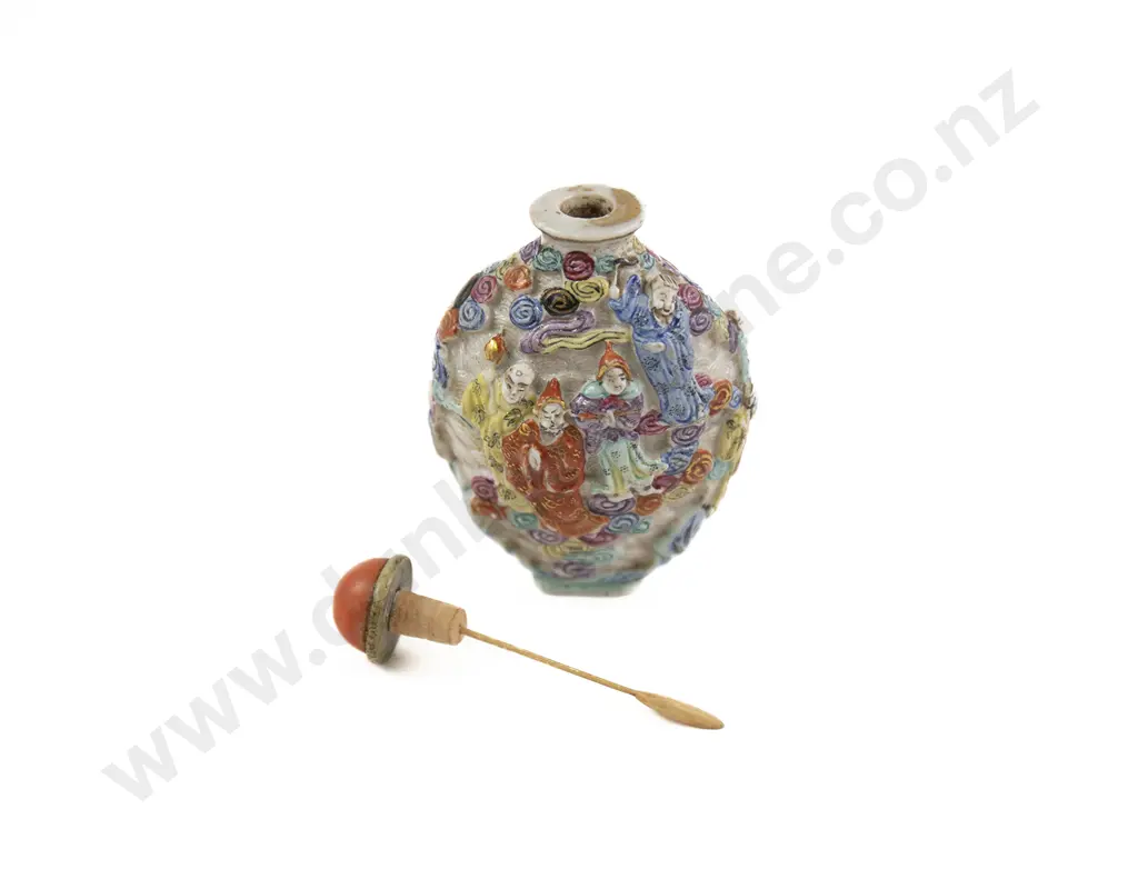 A Chinese Porcelain Snuff Bottle Image 1++
