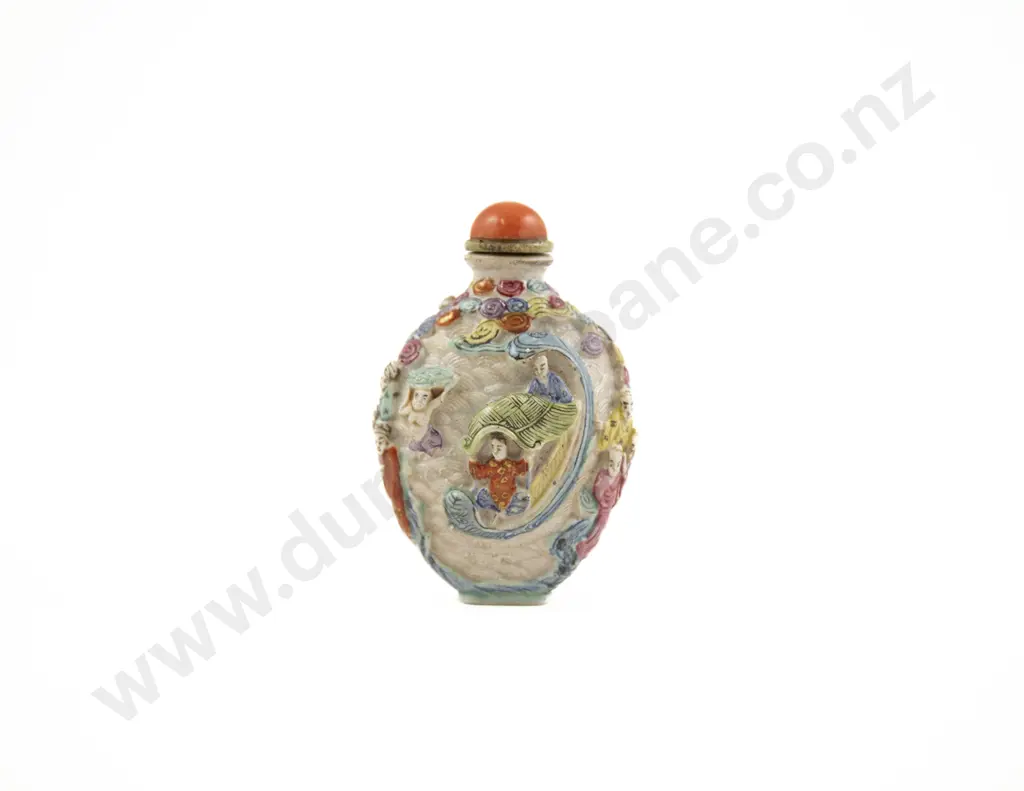 A Chinese Porcelain Snuff Bottle Image 1++
