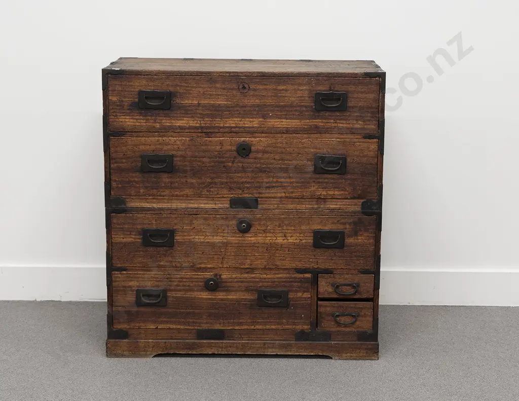 Japanese Late Meiji Period Zelkova Isho-Dansu (Clothing Chest) Image 1++