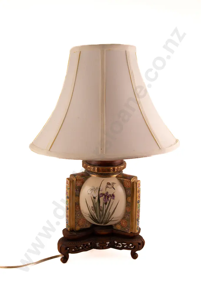 A Japanese Satsuma Meiji Period Table Lamp Image 1++