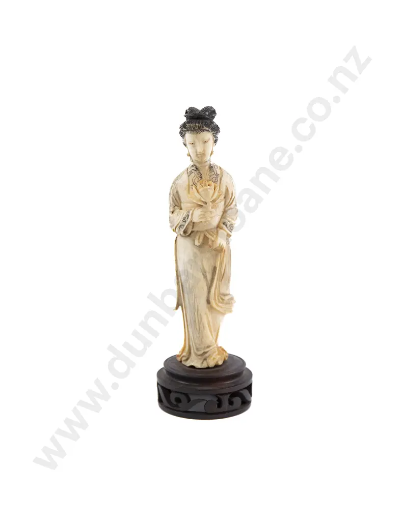 A Japanese Meiji Period Bijin Figure Image 1++