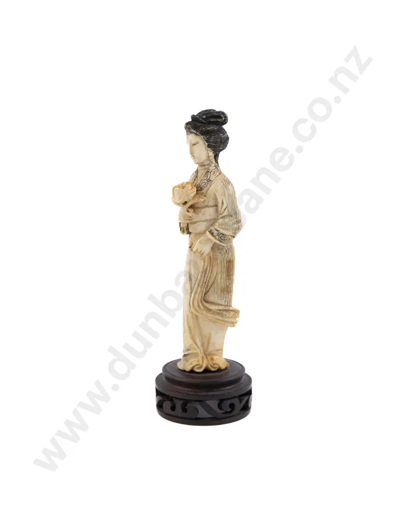A Japanese Meiji Period Bijin Figure Image 1++