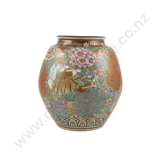 A Fine Quality Taisho Period Japanese Kyo-Satsuma Vase