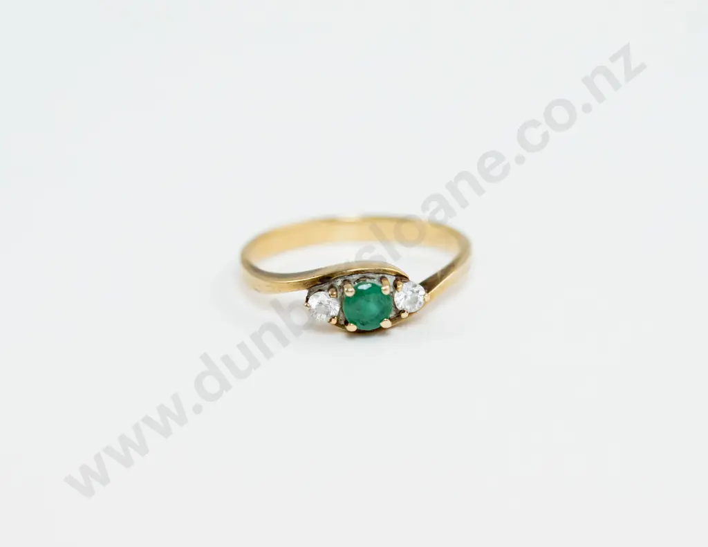 9ct Three Stone Emerald and Crystal Dress Ring Image 1++