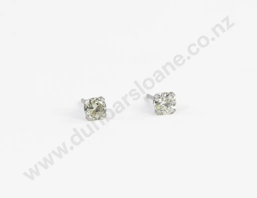 Pair 14ct White Gold Diamond Stud Earrings Image 1++